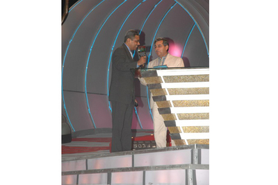G.Krishnan CEO Aaj Tak receives Best News Channel Award from Pawan Munjal