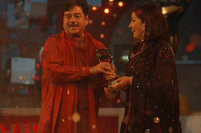 Best Actress Popular Award Smriti Irani with Shatrughan Sinha