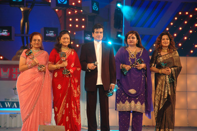 Jeetender flanked with Asha Parekh, Aruna Irani, Reena Roy and Maushmi Chatterjee