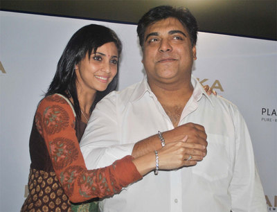 Ram and Gautami Kapoor celebrating Platinum Day of Love at Ranka Jewellers