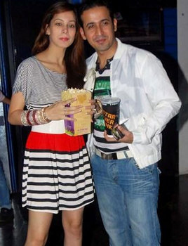Harmeet with wife Sunaina