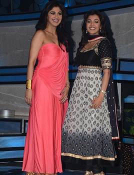 Shilpa Shetty Kundra with Kajal during the promotion of Special 26