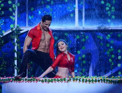 Shaifali and Parag during their sensual performance for Wild card entry special