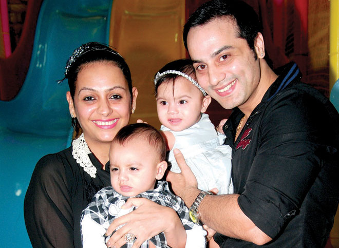 Ashita dhawan-Shailesh gulabani with their twins