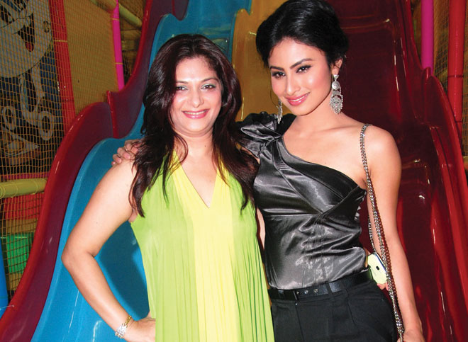 Suhana Sinha  and Mouni Roy
