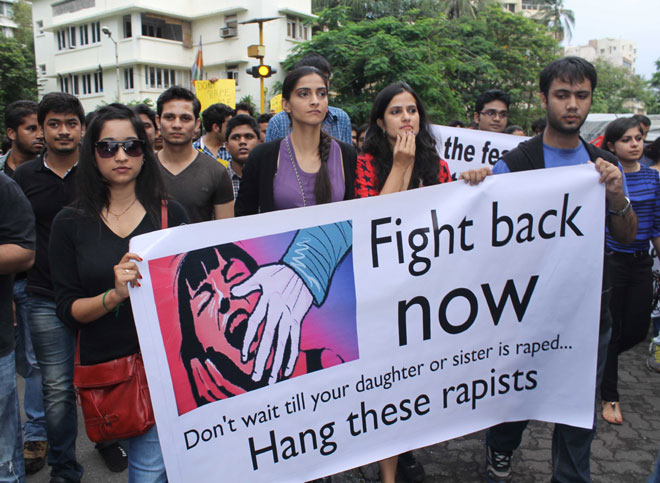 Actress Sonam Kapoor and Singer Sona Mohapatra Protest against rape case