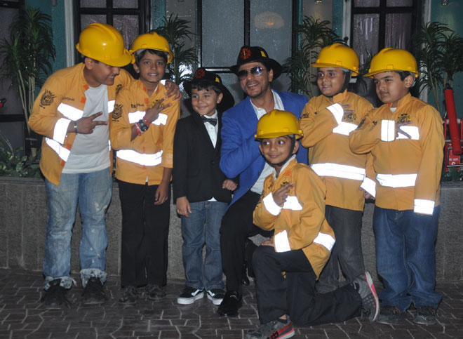 SRK poses with children at KidZania
