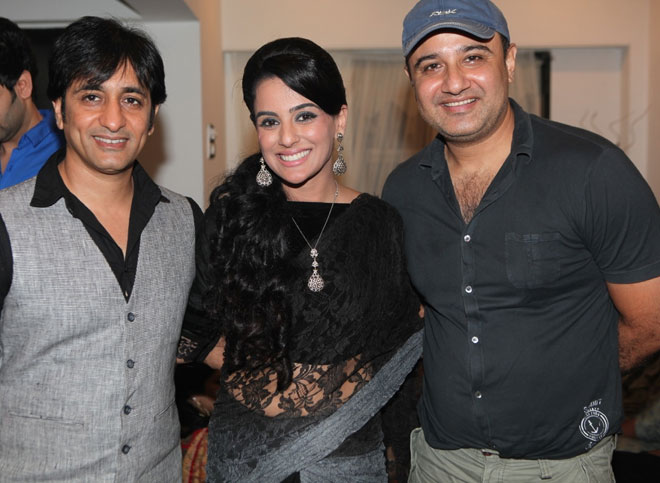 Rajeev Paul and Vivek Mushran with Host Sara Khan