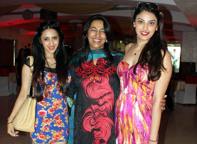 Akansha Ranjan , Anu Ranjan and Anushka Ranjan at Anu Ranjan's birthday party