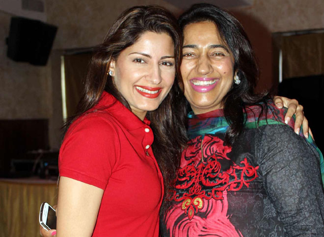 Shonali Malhotra and Anu Ranjan at Anu Ranjan's birthday party