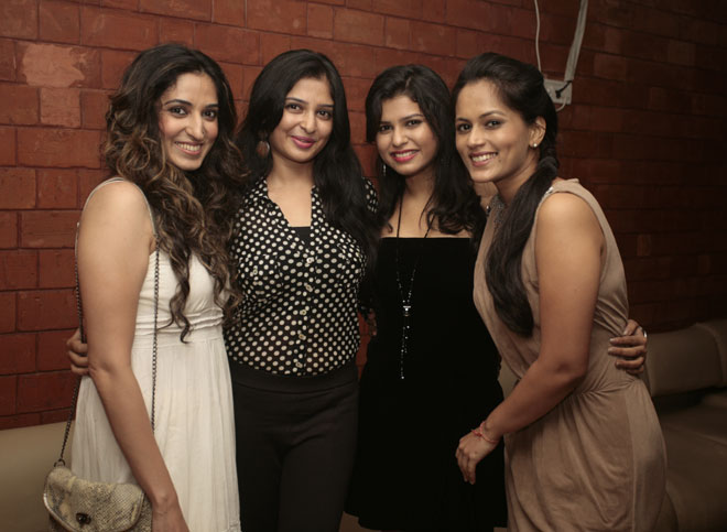 Damini Joshi, Shweta Munshi and friends 