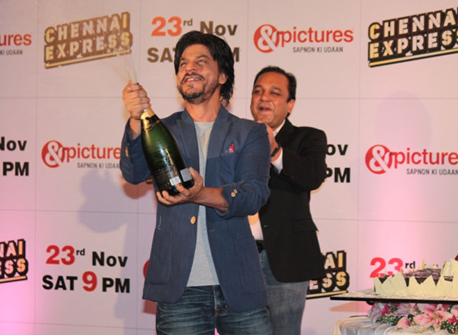 Shahrukh Khan pops the champagne at Zee TV's Success Bash