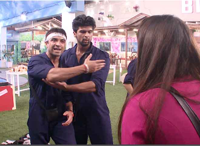 Ajaz and Armaan's fight