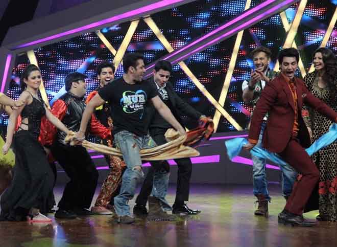 Salman Khan dancing with the contestants of Nach Baliye on popular track Jawani