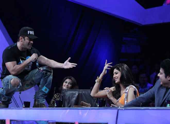 Salman Khan singing on Shilpa\'s request when he came on Nach Baliye-6