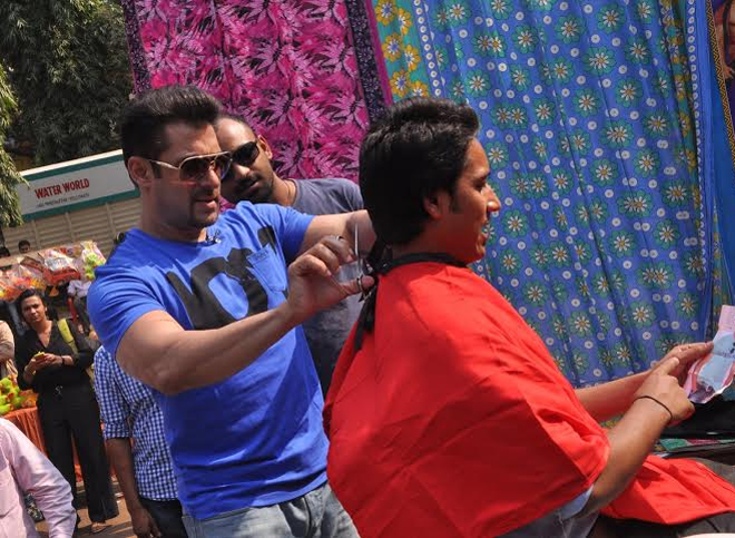 Salman Khan turns barber