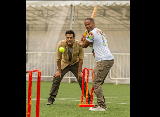 Samir Kochhar with Jamie Foxx playing cricket