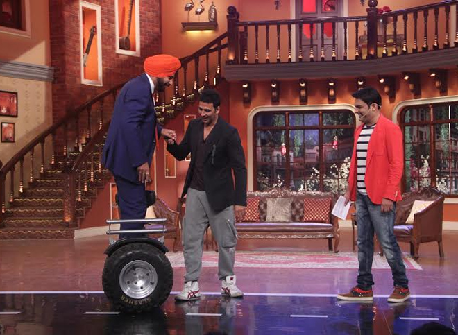 Akshay Kumar and Vipul Shah on the sets of Comedy Nights WIth Kapil