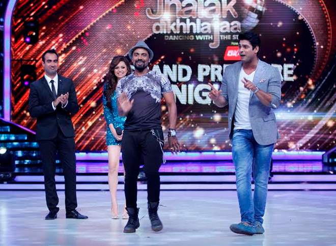 Sidharth Shukla dances with Remo