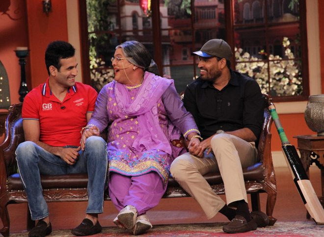   Irfan and Yusuf Pathan on the set of Comedy Nights with Kapil.