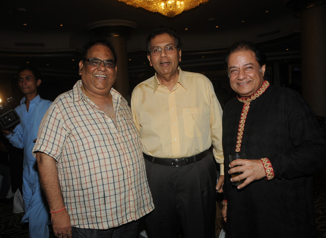 Anup Jalota with Satish Kaushik & Piramal