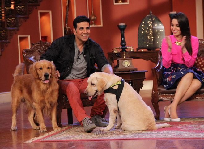 Entertainment Cast on Comedy Nights With Kapil