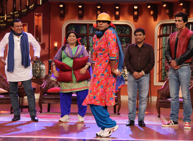 Entertainment Cast on Comedy Nights With Kapil