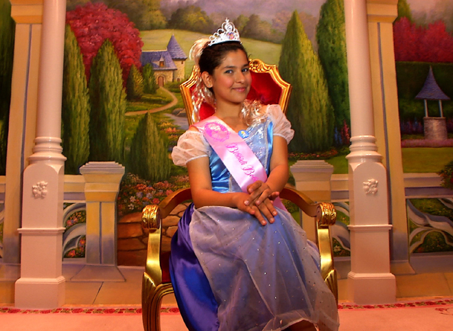 Sonu's Princess Makeover at Hong Kong Disneyland