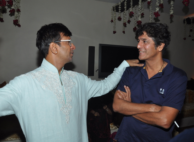 Jaaved & Chunky Pandey in hillarious coversation