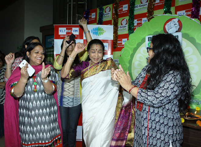 Veteran Singer Asha Bhosle