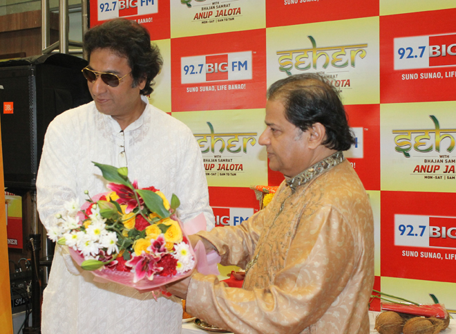 92.7 BIG FM launches'Seher' with Bhajan maestro- Anup Jalota