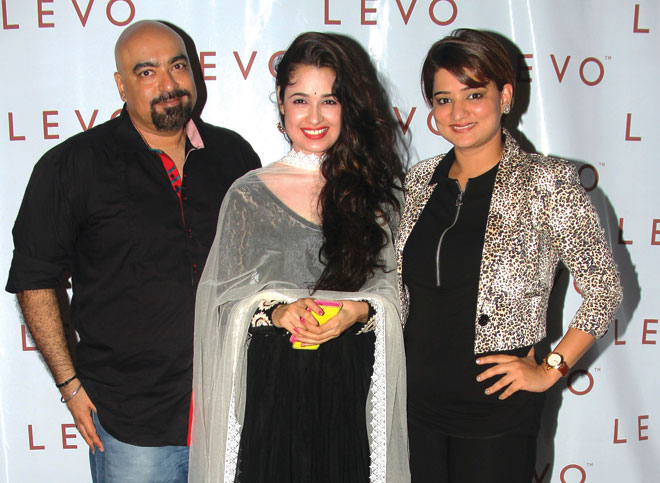Vicky Tejwani, Yuvika Chaudhary and Shruti Tejwani 