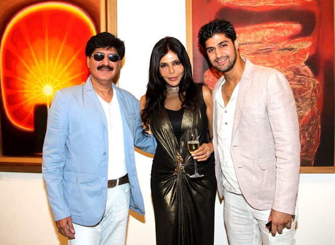 Anil Virvani & Tanuj Virvani with Nisha JamVwal