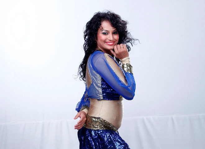 Harpreet khatri - A trained dancer from Mumbai & excels in diverse dance forms like hip hop, Bollywood, classical, freestyle. 