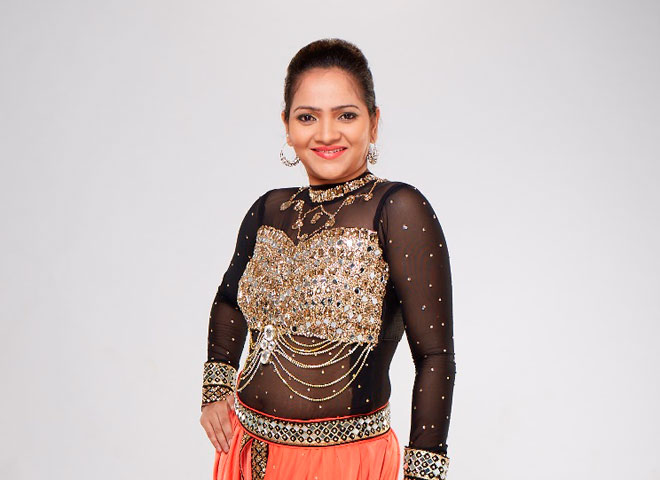 Priyanka Rokade - Mumbai mom Priyanka is passionate about her dancing and excels in Bollywood, hip hop & house dance. 