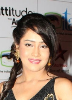 Aasiya Kazi - Image 1