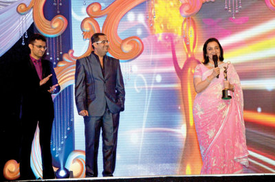 Anis Sajan (Managing Director- Danube Group) and Rizwan Sajan (Founder and Chairman- Danube Group) to Asha Parekh 