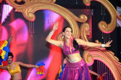 Neha Dhupia grooved on Madhuri Dixit's Ek Do Teen