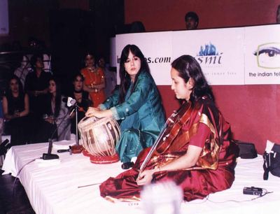 Anuradha Pal on Tabla and  Sita Thompson.