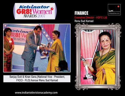 Sanjay Dutt and Kiran Gera (National Vice- President, FICCI- FLO) honour Renu Sud Karnad