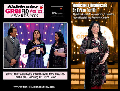 Dinesh Shahra, Managing Director, Ruchi Soya Ltd., Farah Khan honouring Dr. Firuza Parikh