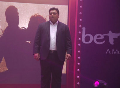 Ram Kapoor  walking the ramp