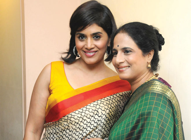 Sonali Kulkarni 