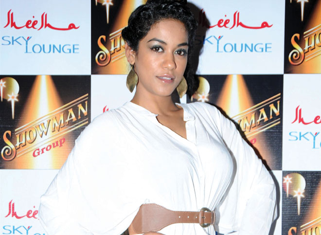 Mumait Khan