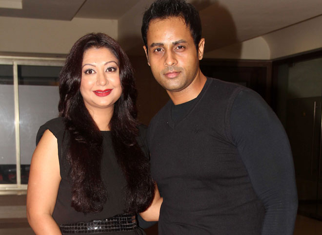 Manoj Bidwai with wife Ravee Gupta
