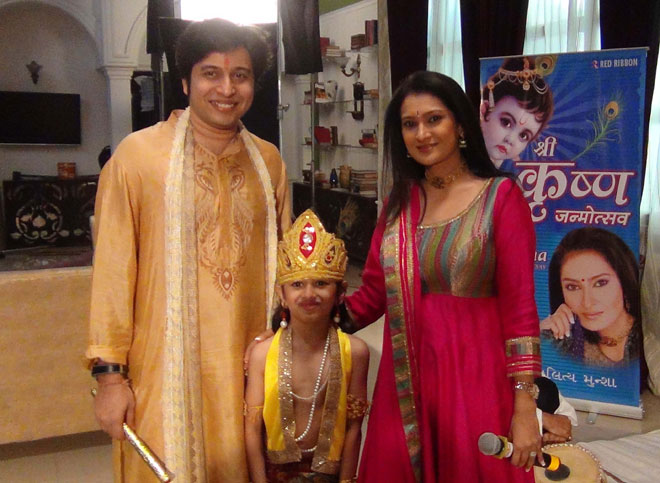 Singer Lalitya Munshaw Celebrates Janmashtami on the sets of Gujrati Serial Maatha Bhare Manjula