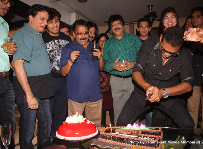 CAKE CUTTING