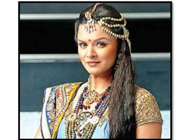  Aashka Goradia