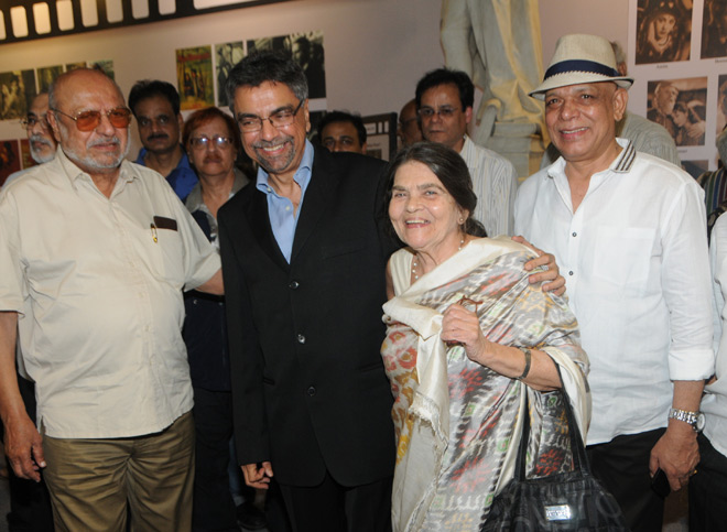 Shyam-Benegal, Anjum Rizvi
