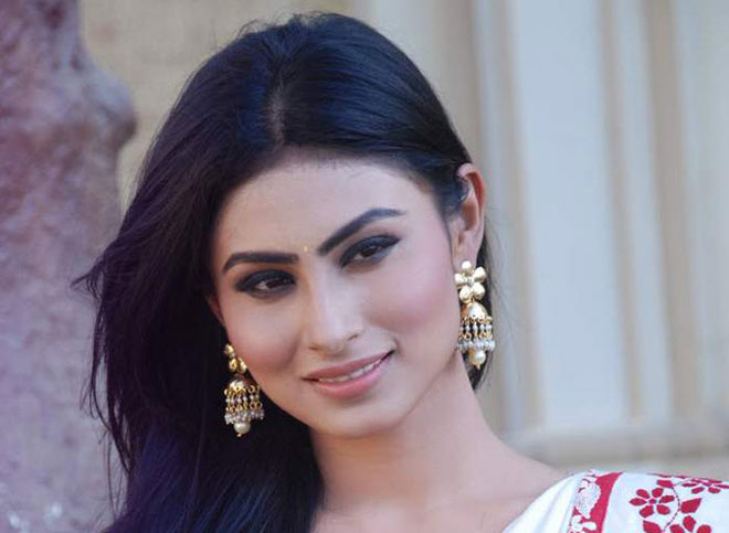 Mouni Roy 
